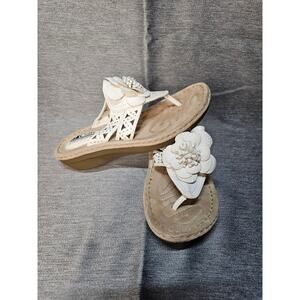 Cliffs by White Mountain Sz 8M Cynthia Faux Leather Thong Sandals White Comfort